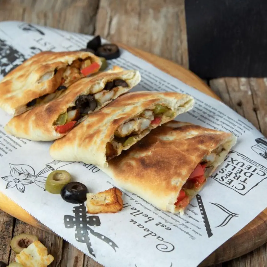 فطيرة جبن حلوم مع خضار